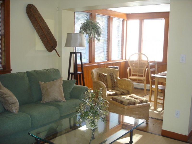 The Lakeside Log Cabin